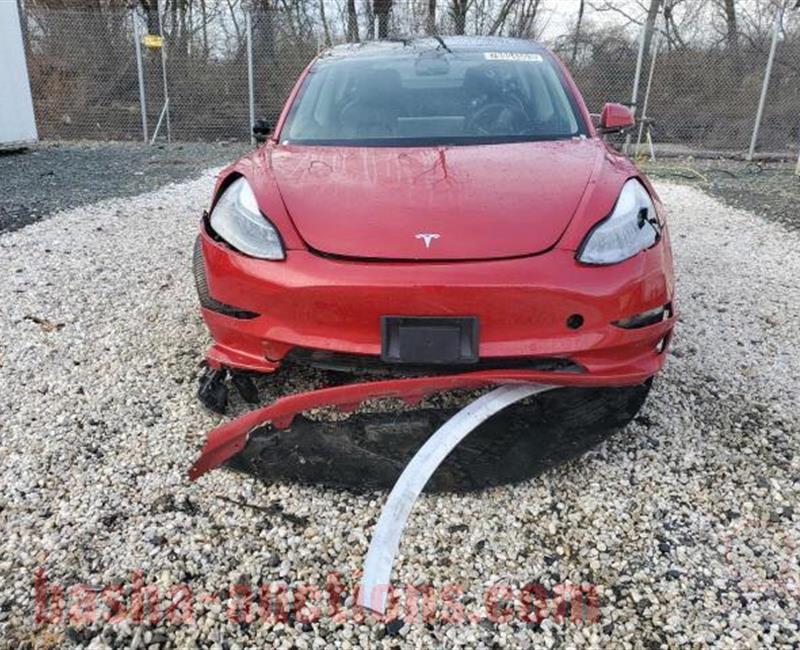 TESLA MODEL 3   احمر2022 